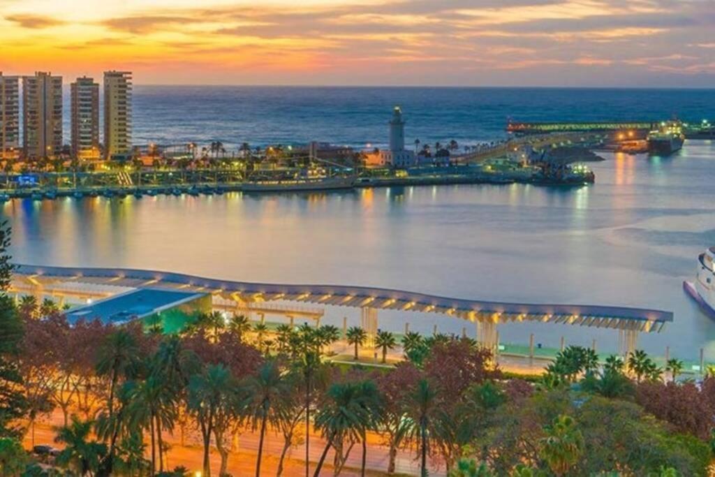 Confortable Y Luminoso Piso 5 Camas مالقة المظهر الخارجي الصورة