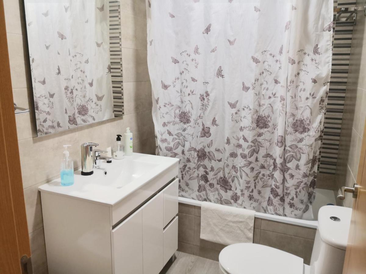 Confortable Y Luminoso Piso 5 Camas مالقة المظهر الخارجي الصورة