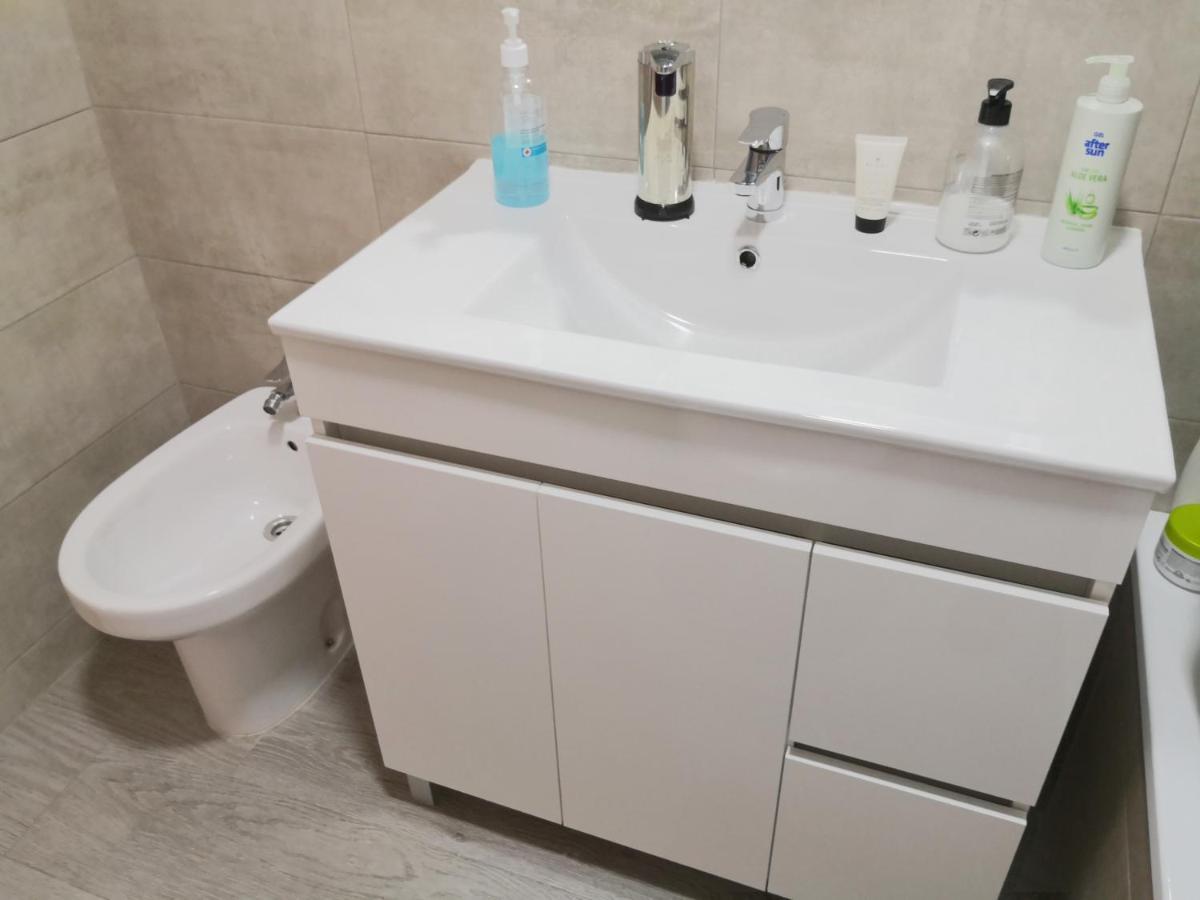 Confortable Y Luminoso Piso 5 Camas مالقة المظهر الخارجي الصورة